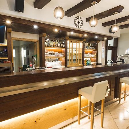 Semic Hotel Smuk מראה חיצוני תמונה